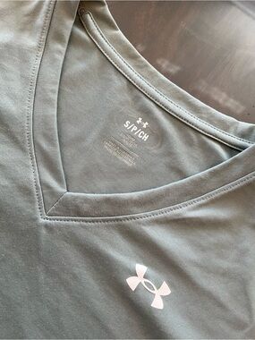 Under Armour Women’s V-Neck Performance Tee - Teal